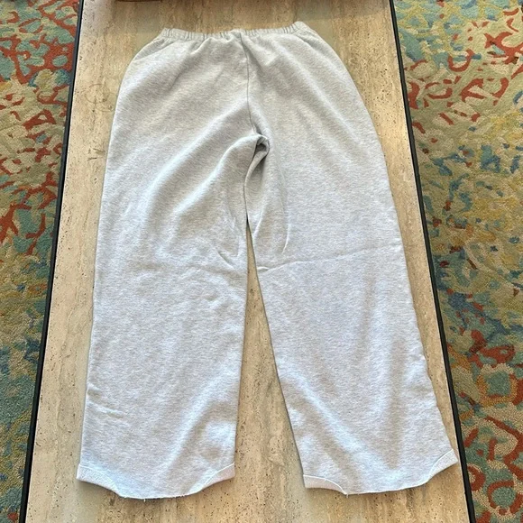 Skims women’s gray Sweatpants sweats joggers wide leg large EUC - Picture 4 of 4